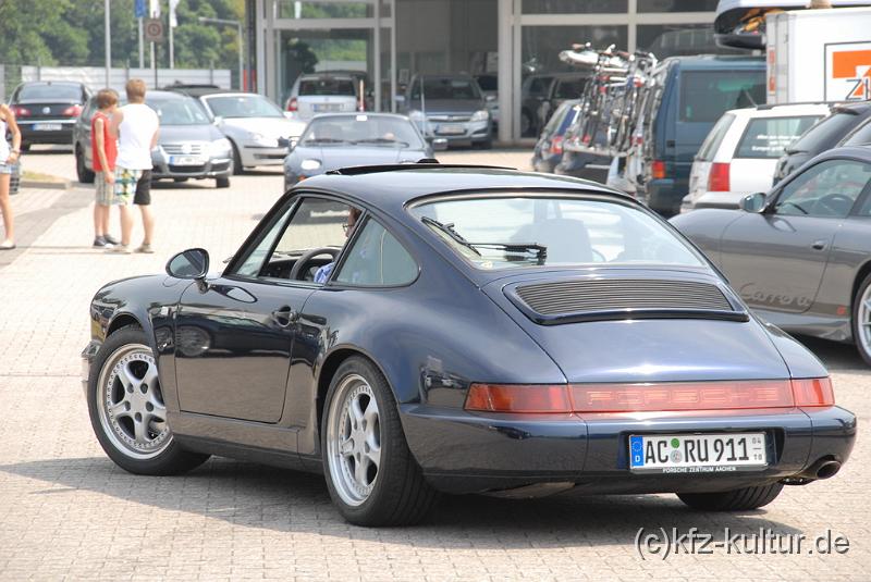 Porsche Zentrum Aachen 8638.JPG